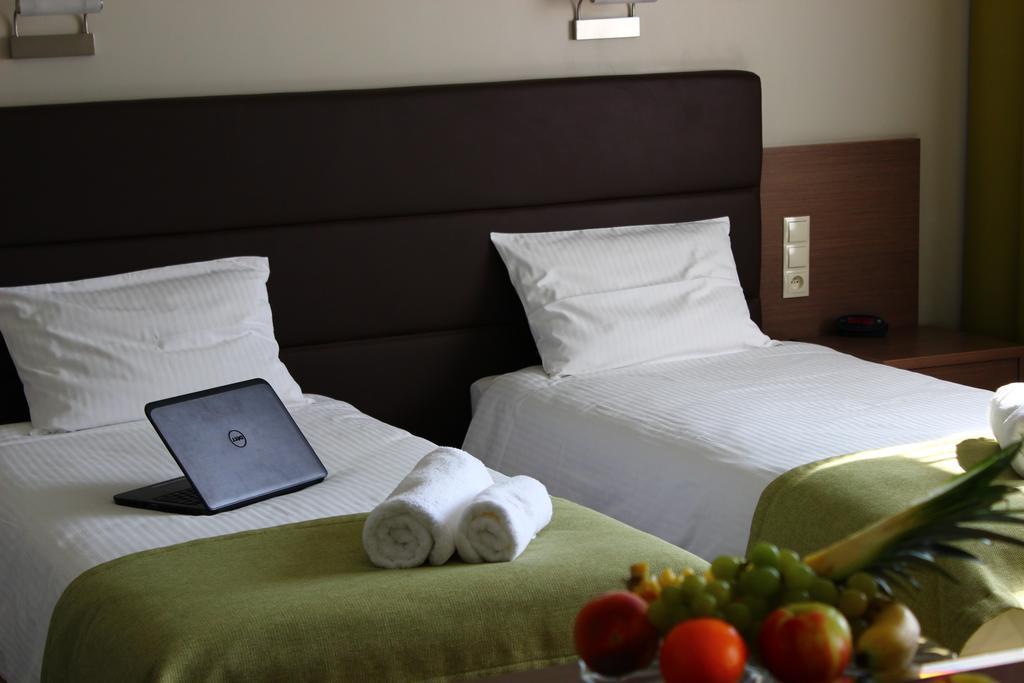 Hotel Pod Debem Tarnów Cameră foto
