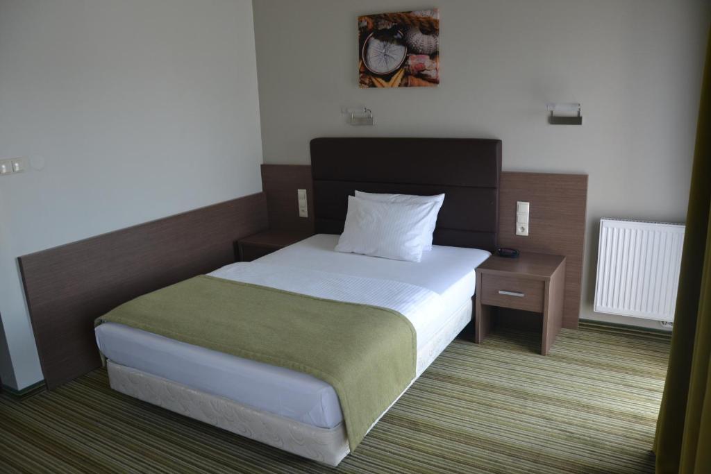 Hotel Pod Debem Tarnów Cameră foto