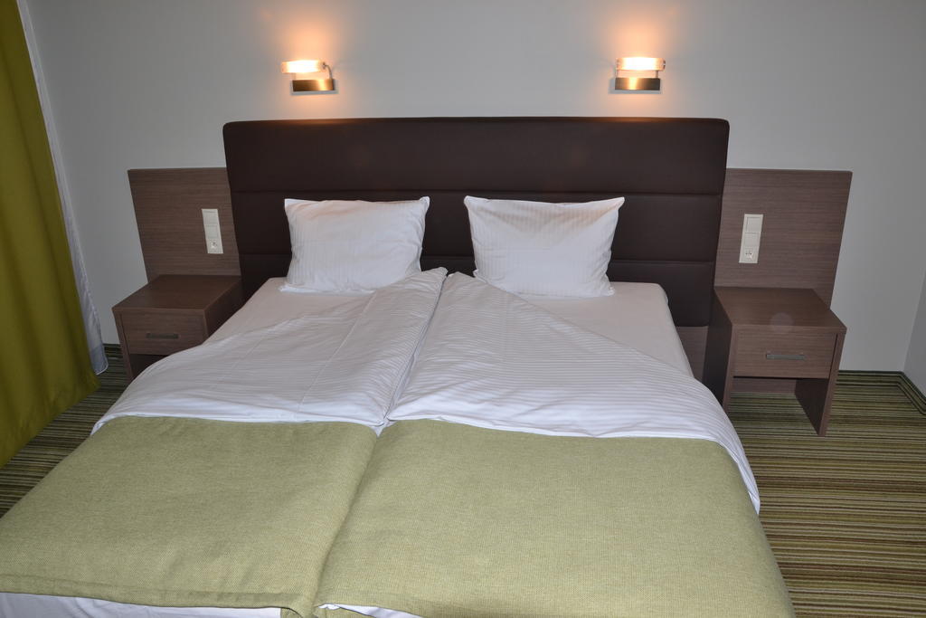 Hotel Pod Debem Tarnów Cameră foto